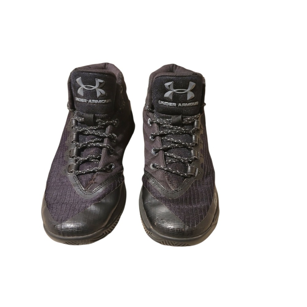 Under‎ Amour Steph Curry size 6 -I can do all things basketball sneakers Black